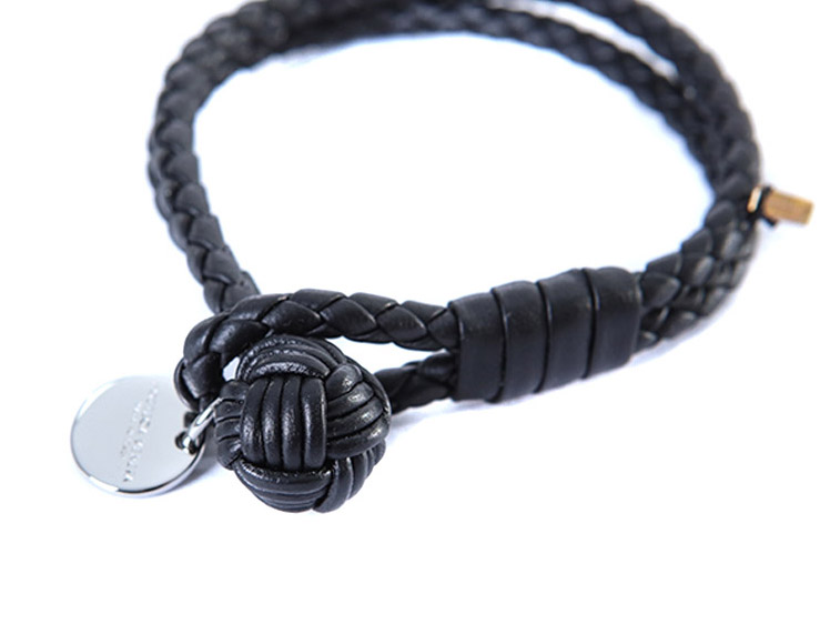 �����̾� ����