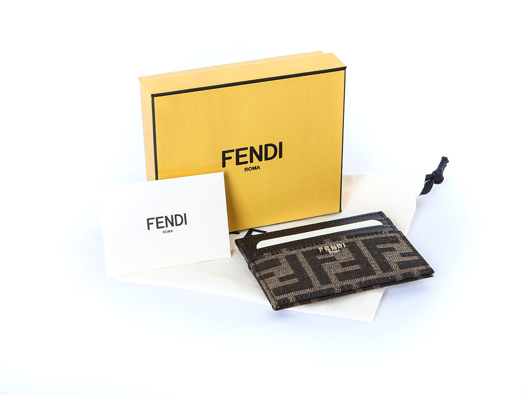 ����� ����