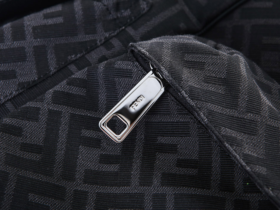 ����� ����