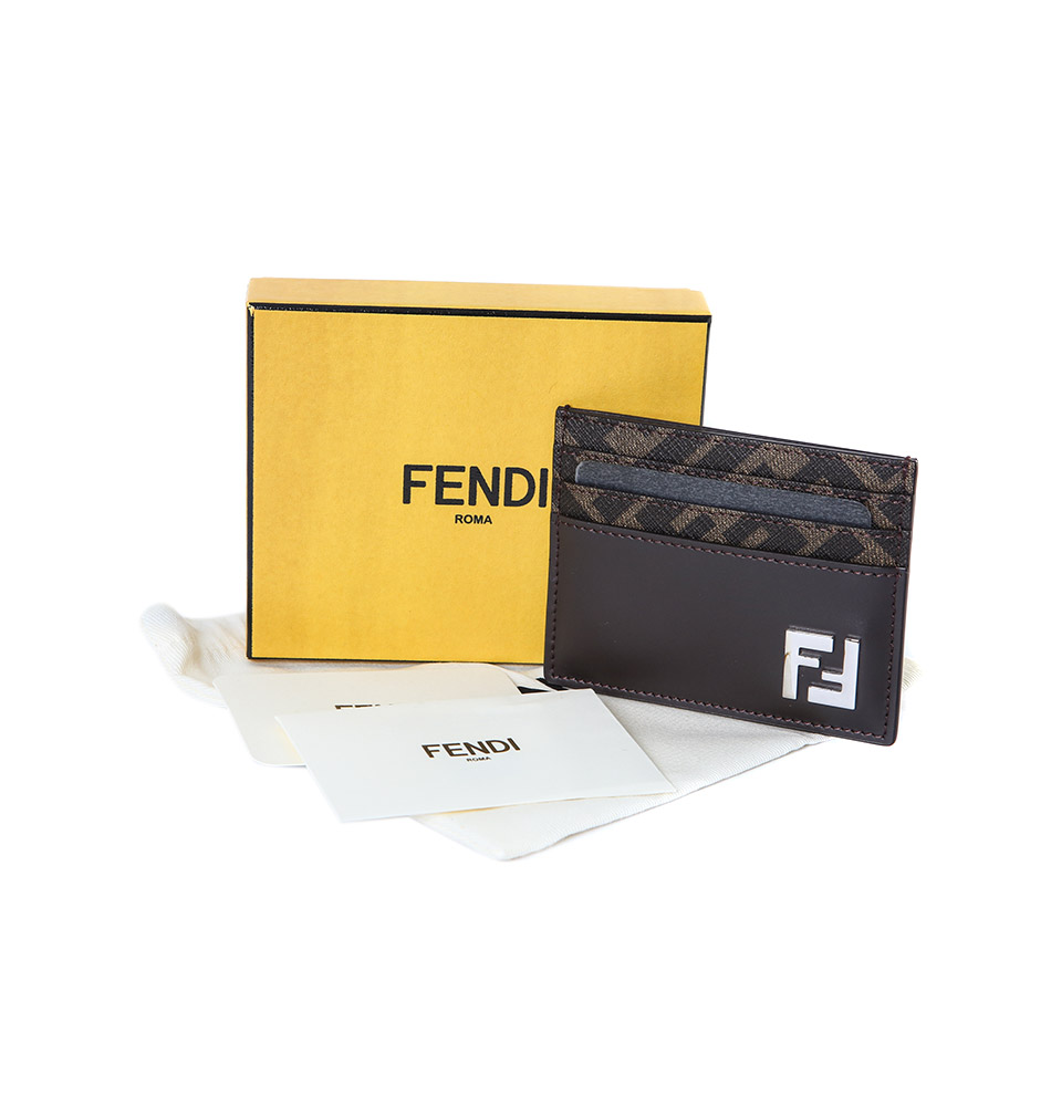 ����� ����