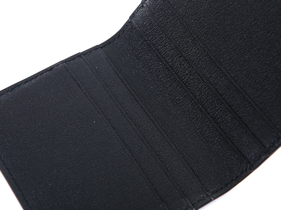 �����̾� ����